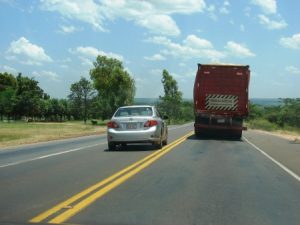 adelantamiento-vehí­culos-seguridad-vial