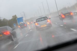 conducción-lluvia-seguridad-vial-Chile